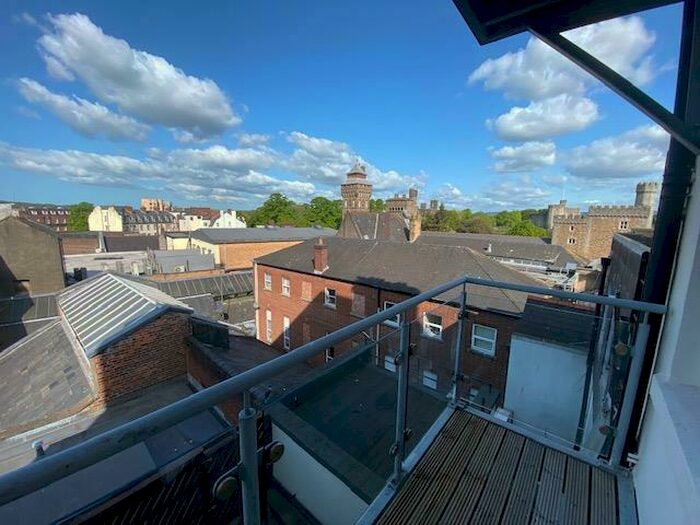 1 Bedroom Apartment To Rent In High Street, Cardiff, CF10