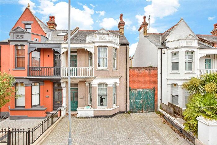 4 Bedroom Semi-Detached House For Sale In West Cliff Road, Broadstairs, Kent, CT10