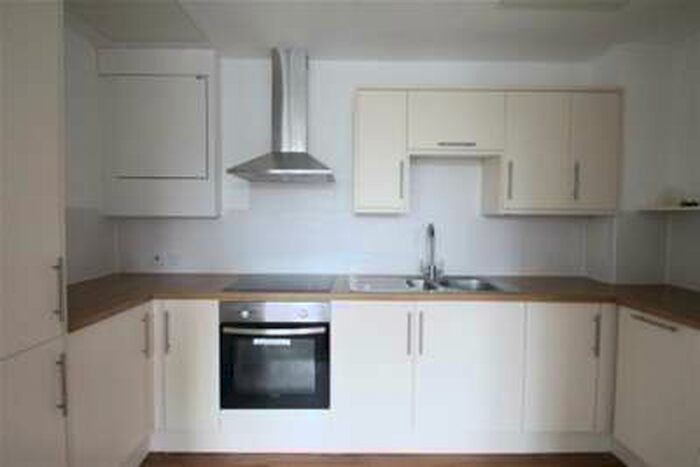 2 Bedroom Flat To Rent In Farnfield Court, CR2
