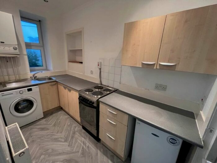 2 Bedroom Flat To Rent In Lorimer Street, Dundee, DD3