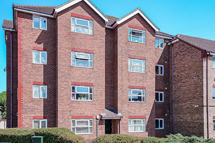 2 Bedroom Flat To Rent In Southchurch Avenue, Chelsea Court, SS1