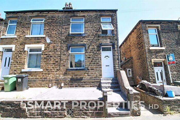 3 Bedroom Terraced House To Rent In Chapel Terrace, Huddersfield, HD4