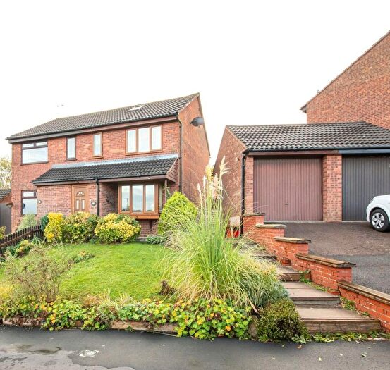 2 Bedroom Semi-Detached House For Sale In Green Lane, Banbury, OX16