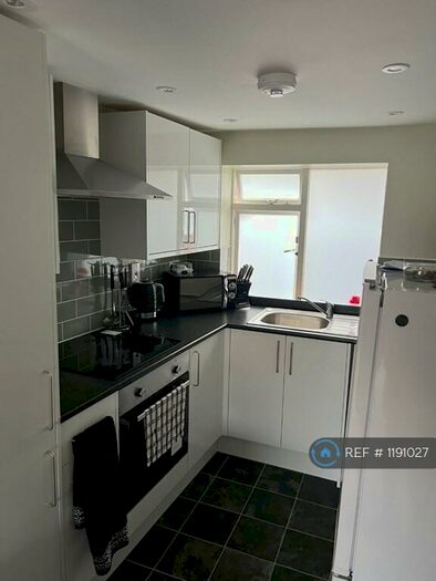 1 Bedroom Flat To Rent In High Street, Andover, SP10