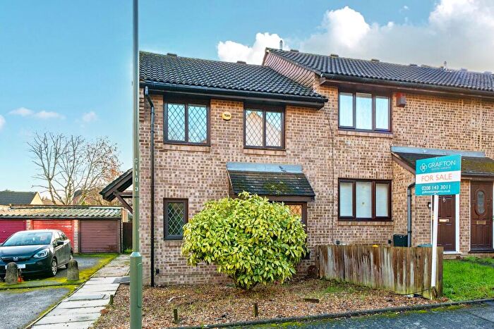 3 Bedroom End Of Terrace House For Sale In Collingwood Close, London, SE20