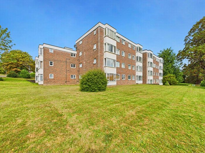 2 Bedroom Flat For Sale In Heath Road, Haywards Heath, RH16