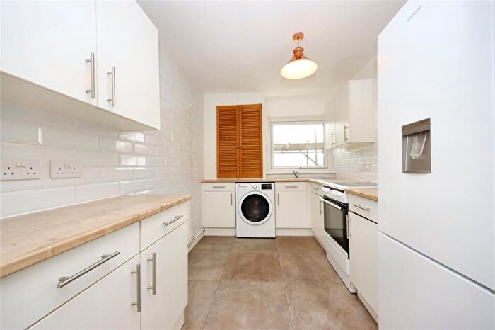 2 Bedroom Flat To Rent In Chopwell Gardens, Wrekenton, Gateshead, NE9