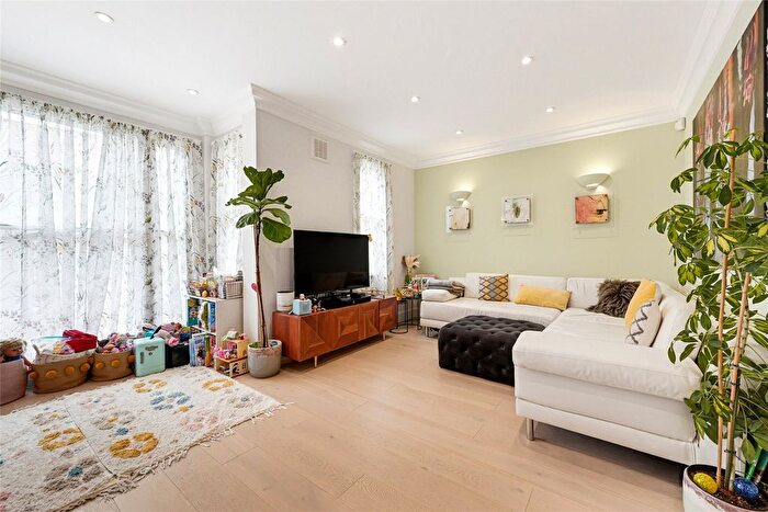 4 Bedroom Mews To Rent In Charles Ii Place, London, SW3