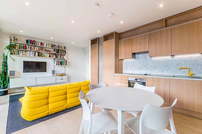 2 Bedroom Flat To Rent In Wadeson Street, Bethnal Green, London, E2