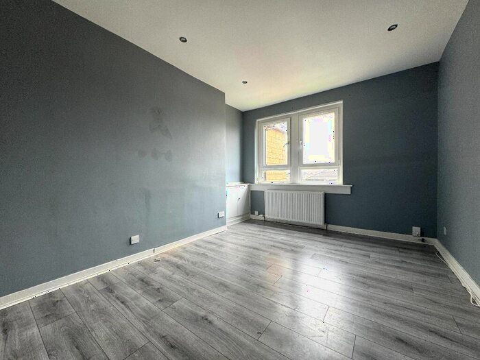 3 Bedroom Flat To Rent In West Kirk Street, Airdrie, North Lanarkshire, ML6