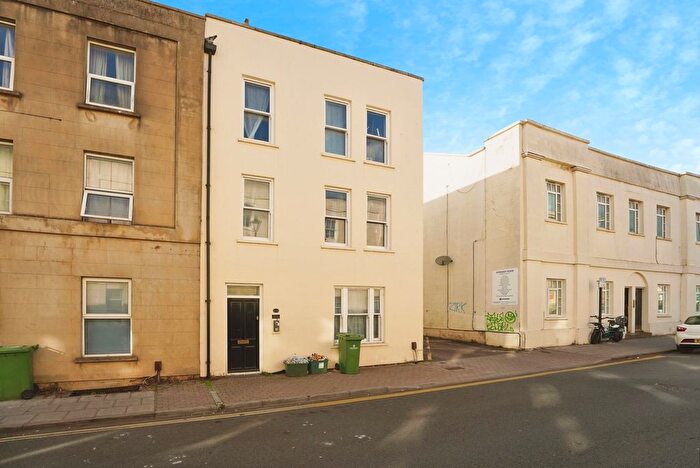 2 Bedroom Flat For Sale In St. Georges Street, Cheltenham, Gloucestershire, GL50