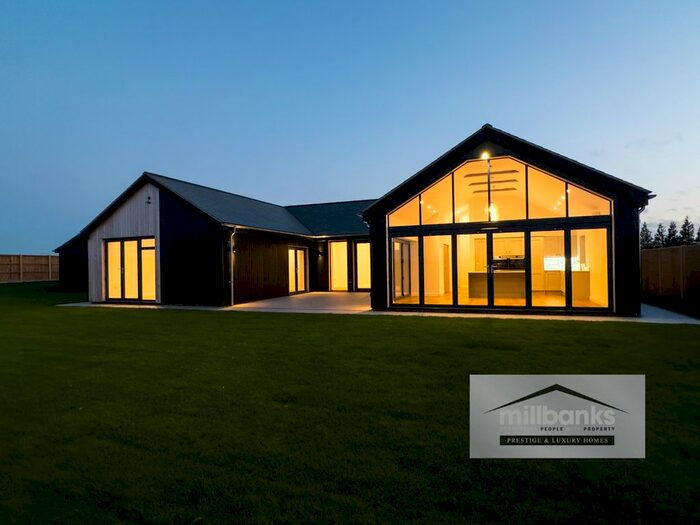 4 Bedroom Bungalow For Sale In Mallard Mews, Off Hingham Road, Great Ellingham, Attleborough, Norfolk, NR17