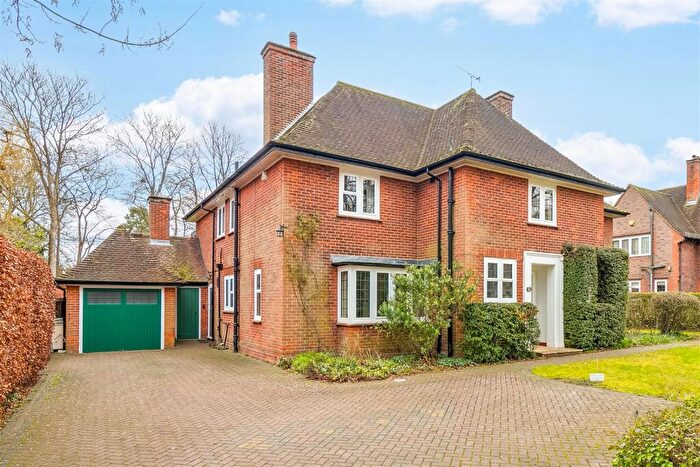 5 Bedroom Detached House For Sale In Broadway, Letchworth Garden City, SG6