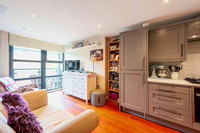 1 Bedroom Flat To Rent In Scott Avenue, Putney, London, SW15