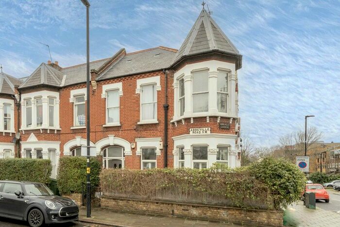 2 Bedroom Flat To Rent In Abbeville Road, London, SW4