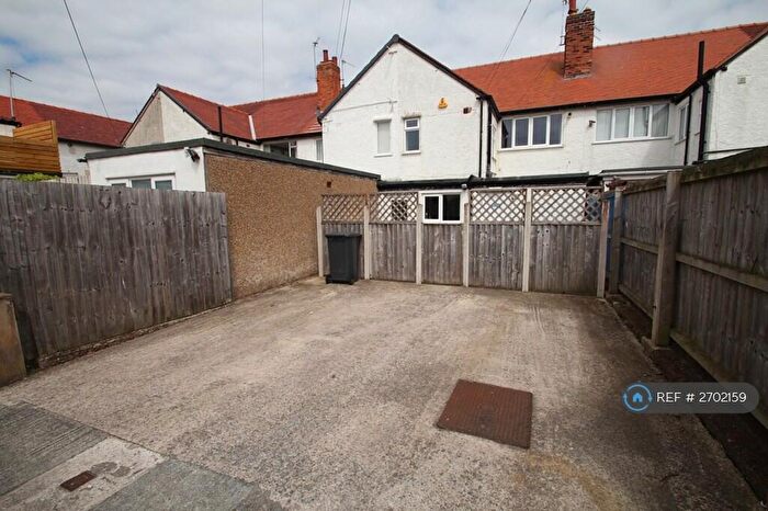2 Bedroom Maisonette To Rent In Banks Road, West Kirby, Wirral, CH48