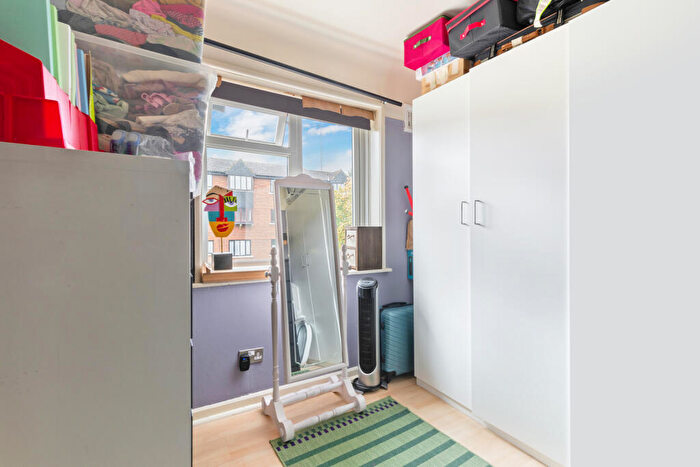 3 Bedroom Terraced House For Sale In Bordesley Road, Morden, SM4