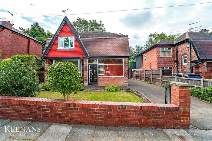 3 Bedroom Detached House For Sale In Light Oaks Road, Salford, M6