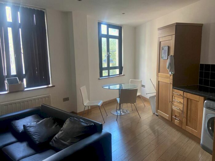 2 Bedroom Flat To Rent In Bradley House, St. Stephens Avenue, Bristol, BS1