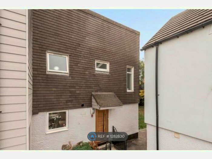 2 Bedroom End Of Terrace House To Rent In Millson Close, London N20