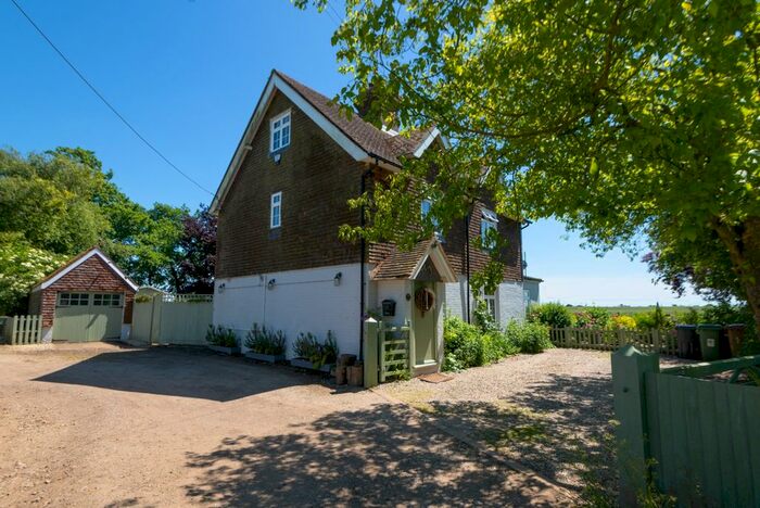 4 Bedroom Detached House For Sale In Woodside Green, Lenham, Maidstone, ME17