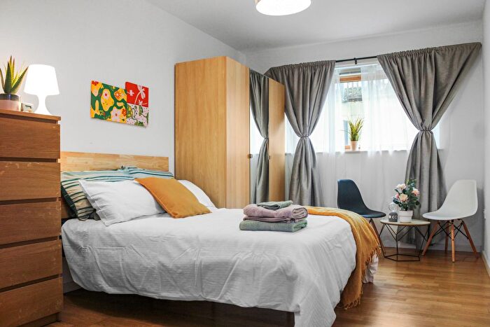 2 Bedroom Flat To Rent In Coldharbour Lane, London, SE5