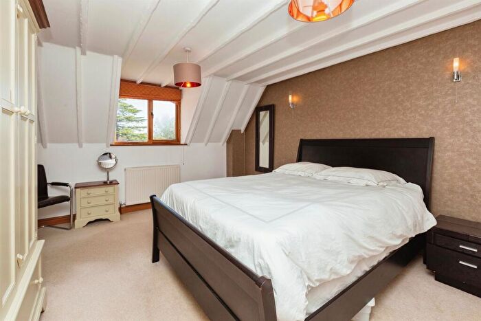 4 Bedroom Detached House For Sale In Manor Gardens, Grendon Underwood, Aylesbury, HP18