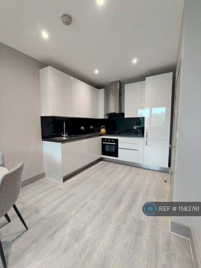 1 Bedroom Flat To Rent In Cube House, Stoke Mandeville, Aylesbury, HP22