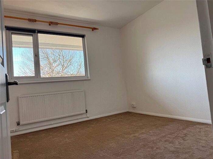 1 Bedroom Flat To Rent In Trowbridge Road, Romford, RM3