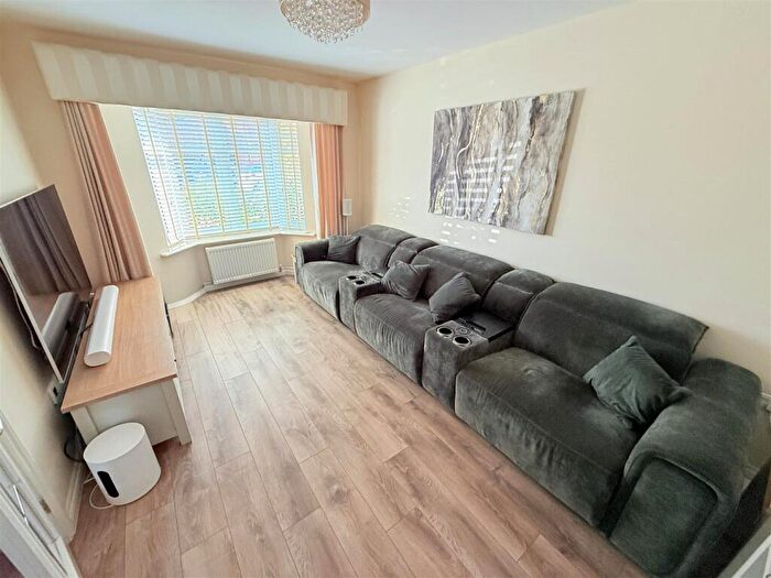 4 Bedroom Detached House For Sale In Athelstane Crescent, Edenthorpe, Doncaster, DN3