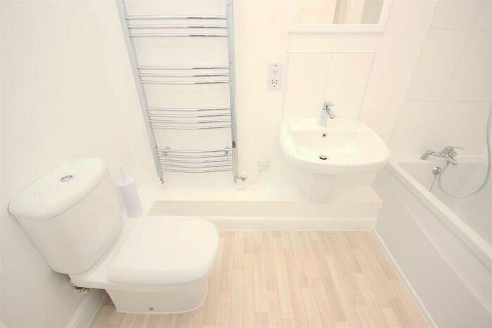 2 Bedroom Apartment To Rent In Fieldfarm Apartments, Cradley Road, Netherton, DY2