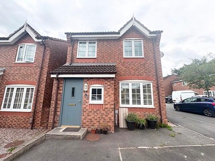 3 Bedroom House To Rent In Dewham Close, BL5