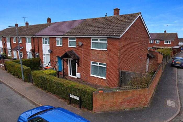 3 Bedroom End Of Terrace House For Sale In Grove Road, Houghton Regis, Dunstable, Bedfordshire, LU5