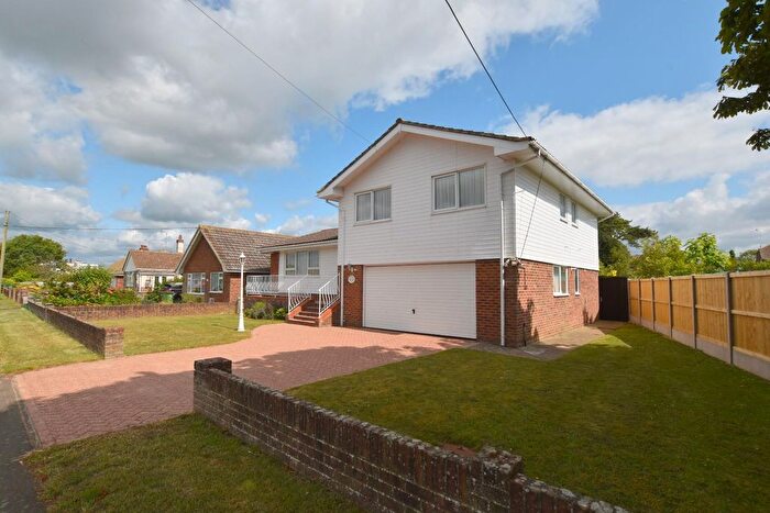 4 Bedroom Detached House For Sale In Queens Road, Littlestone, TN28