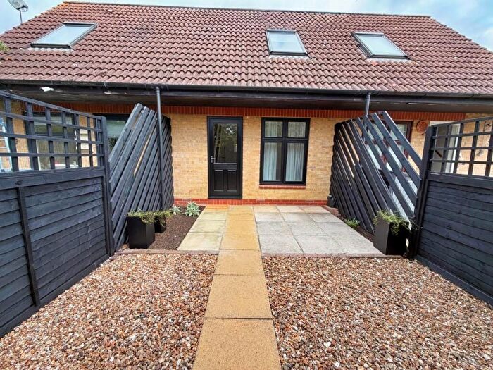 1 Bedroom Terraced House To Rent In Upton Grove, Shenley Lodge, Milton Keynes, MK5
