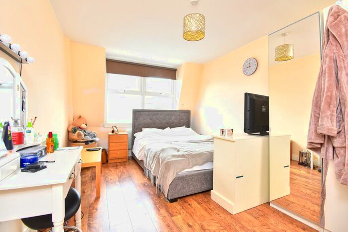 2 Bedroom Flat To Rent In Victoria Almshouses, London Road, Redhill, RH1