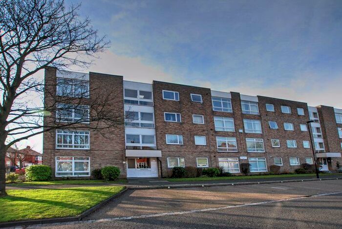 2 Bedroom Flat To Rent In Hunters Court, Gosforth, Newcastle Upon Tyne, NE3