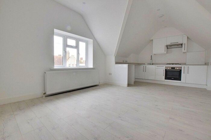2 Bedroom Flat For Sale In Boscobel Road, St Leonards On Sea, Hastings, TN38