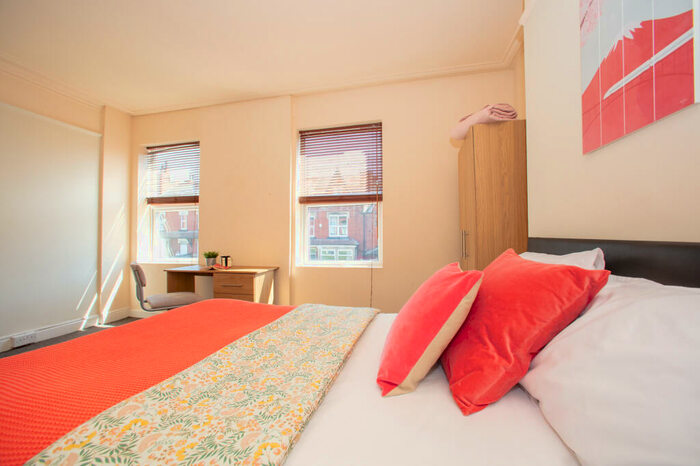 4 Bedroom Terraced House To Rent In Headingley Avenue, Headingley, Leeds, LS6