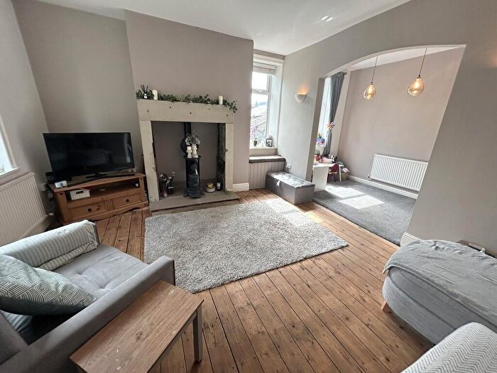 3 Bedroom End Of Terrace House For Sale In Ferney Lee Road, Todmorden, OL14