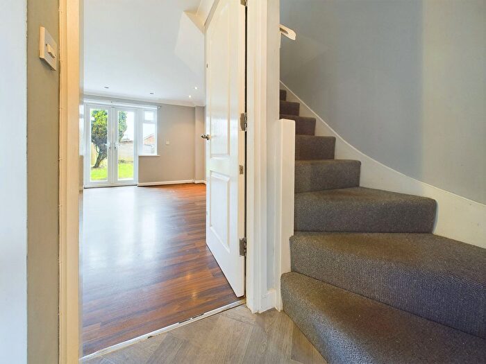 3 Bedroom Town House For Sale In Standhill Road, Carlton, Nottingham, NG4