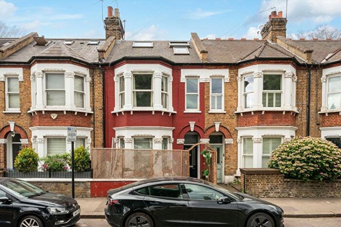 2 Bedroom Flat To Rent In Verbena Gardens, Hammersmith, W6