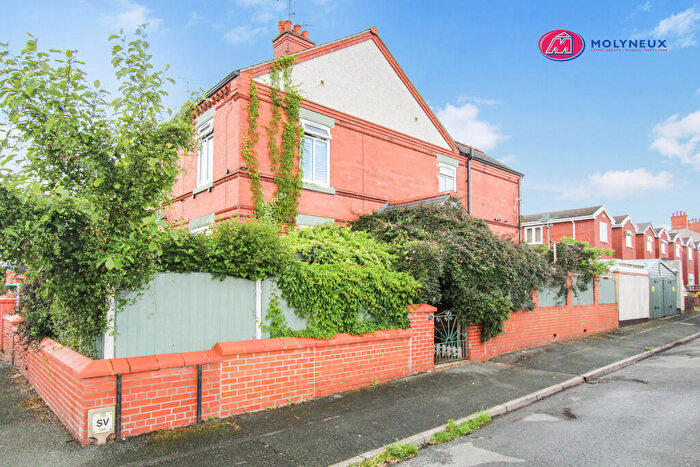 3 Bedroom End Of Terrace House For Sale In Bernard Road, Wrexham, LL13