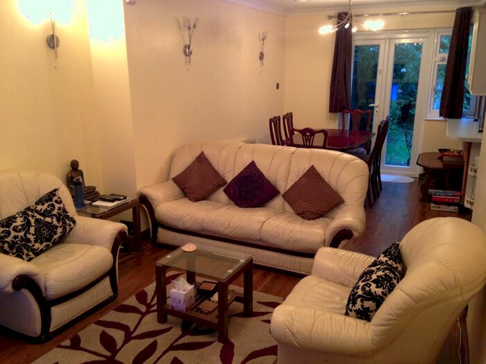 1 Bedroom Flat To Rent In Very Near Launceston Road Area, Perivale, UB6