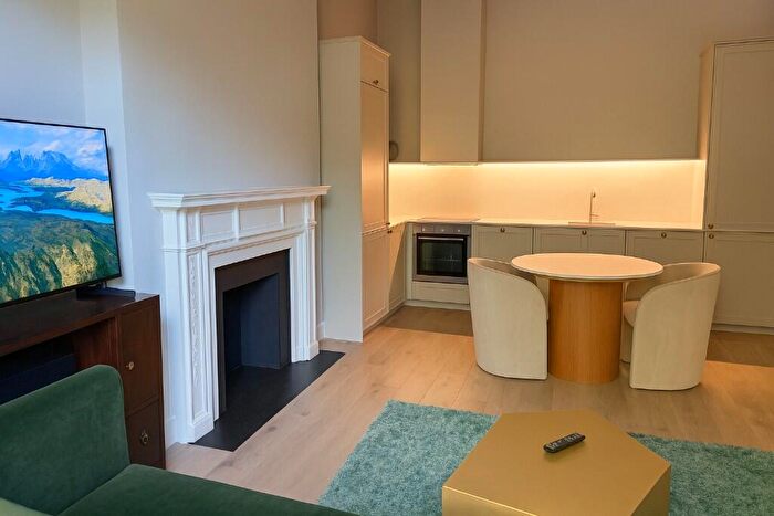 2 Bedroom Flat To Rent In Canfield Gardens, London, NW6