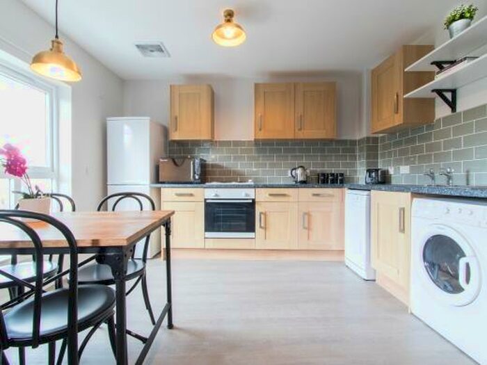 4 Bedroom Flat To Rent In Morrison Circus, Edinburgh, EH3