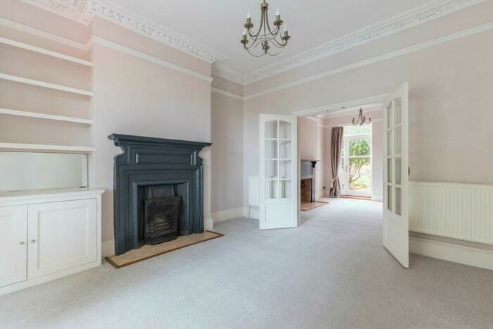 4 Bedroom Semi-Detached House To Rent In Kensington Avenue, Cheltenham, GL50