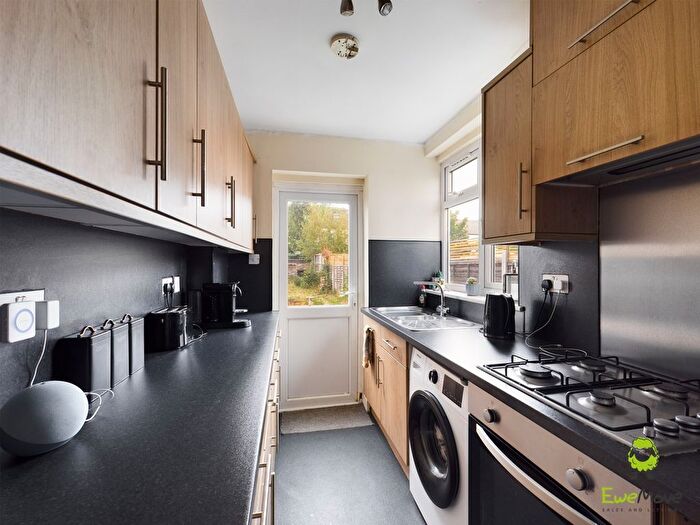 3 Bedroom Semi-Detached House To Rent In Woodlands Road, Bexleyheath, Kent, DA7