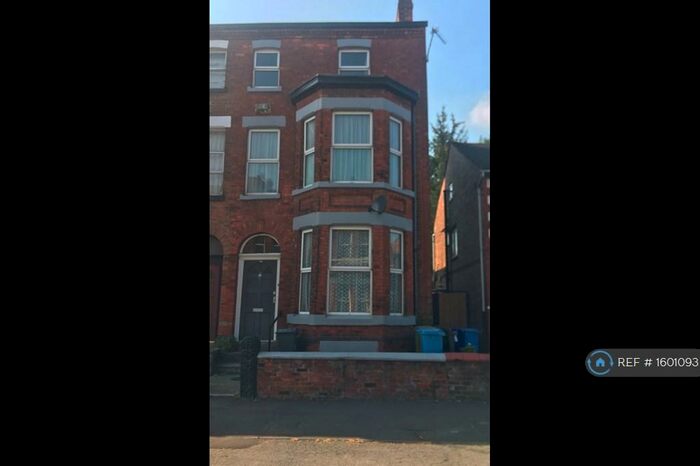 5 Bedroom Terraced House To Rent In Longford Place, Manchester, M14