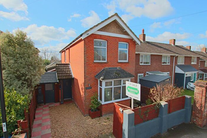 2 Bedroom Detached House For Sale In Seagarth Lane, Southampton, SO16